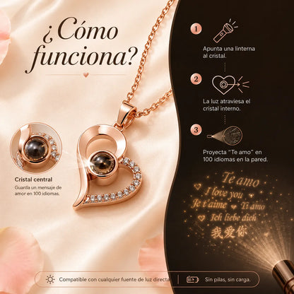 Collar de bisutería KaJota "Te Amo en 100 idiomas" con colgante decorativo, ideal para expresar amor en diferentes lenguas.